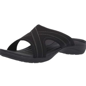 Women’s size 9 comfortable arch support slip on sandals